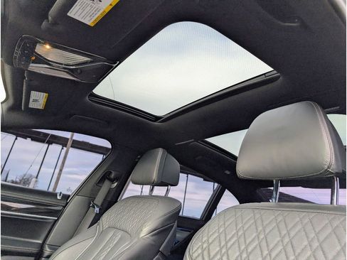 Used 2020 BMW 750i xDrive w/ Executive Package image 15