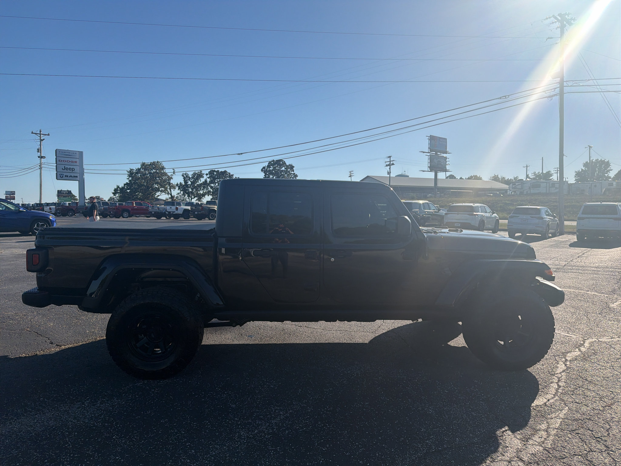 Used 2021 Jeep Gladiator Sport AWD/4WD image 6