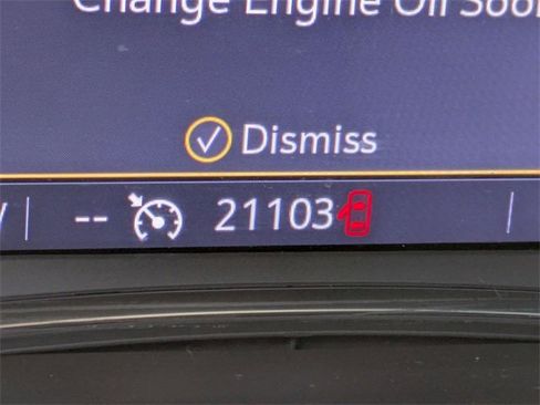 Used 2023 Chevrolet Traverse LT image 9