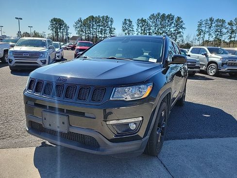 Used 2020 Jeep Compass Latitude image 3