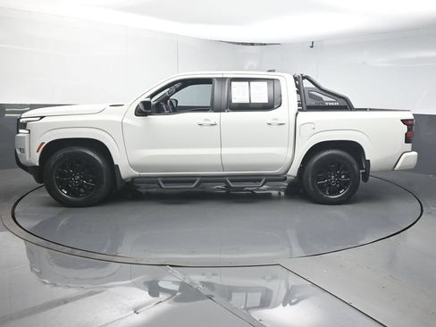 Used 2023 Nissan Frontier SV w/ Midnight Edition Package RWD image 5