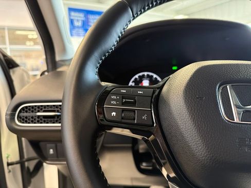 Used 2026 Honda HR-V EX-L image 17