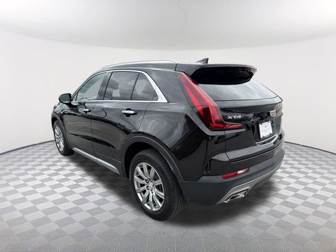 Used 2019 Cadillac XT4 Premium Luxury w/ Cold Weather Package image 8
