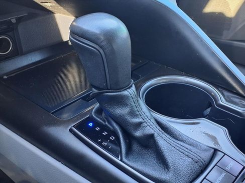 Used 2024 Toyota Camry SE image 9