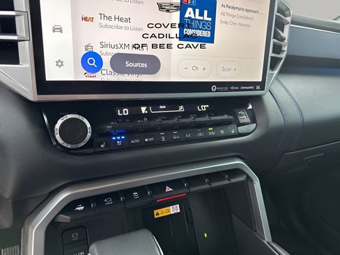 Used 2024 Toyota Sequoia Platinum image 36