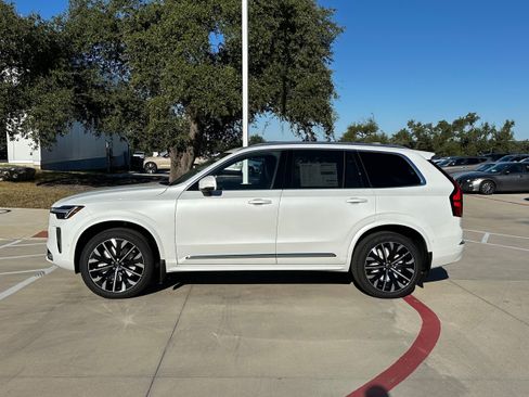 Used 2026 Volvo XC90 B6 Ultra w/ Protection Package Premier AWD/4WD image 3