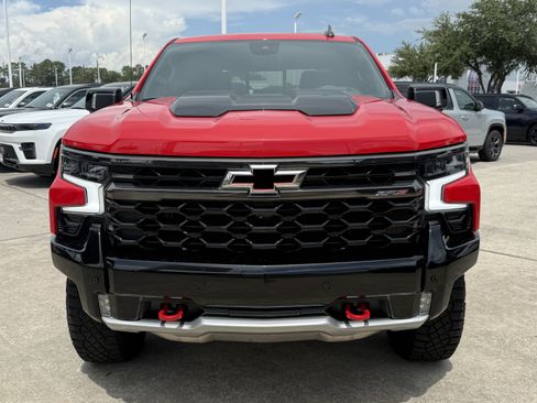 Used 2025 Chevrolet Silverado 1500 ZR2 w/ Technology Package AWD/4WD image 10