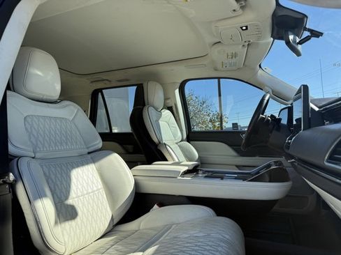 Used 2022 Lincoln Navigator L Black Label image 11