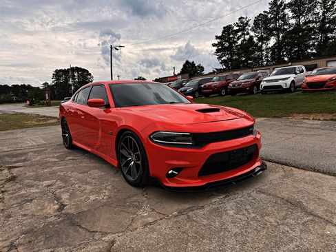 Used 2016 Dodge Charger R/T Scat Pack w/ Beats Audio Group RWD image 3