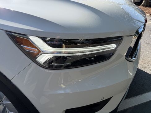 Used 2020 Volvo XC40 T5 Momentum AWD/4WD image 13