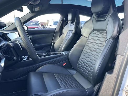 Used 2023 Audi e-tron GT Prestige image 15