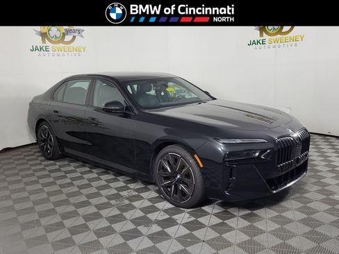 Certified 2024 BMW i7 xDrive60 w/ Executive Package AWD/4WD image 1