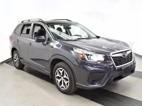 Used 2019 Subaru Forester Premium w/ All-Weather Package image 2