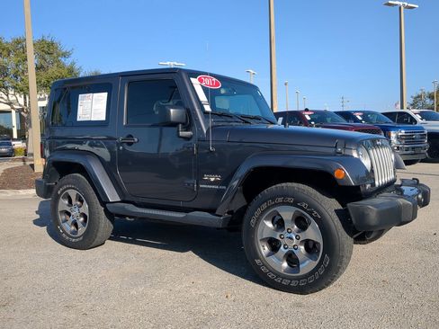 Used 2017 Jeep Wrangler Sahara w/ Connectivity Group image 2