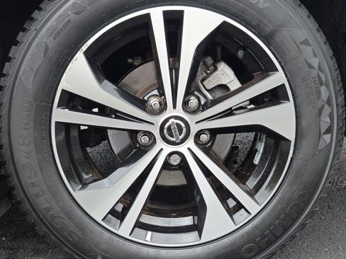 Used 2023 Nissan Sentra SV FWD image 12