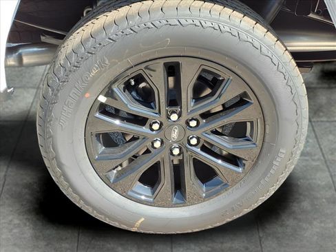 New 2025 Ford F150 Lariat w/ Equipment Group 502A High image 6