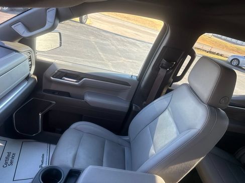 Used 2025 GMC Sierra 1500 SLT AWD/4WD image 22