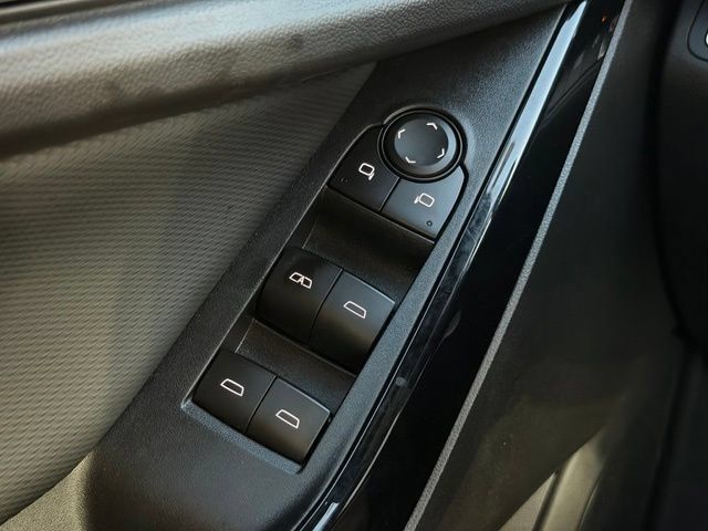Used 2026 Chevrolet Equinox LT FWD image 23