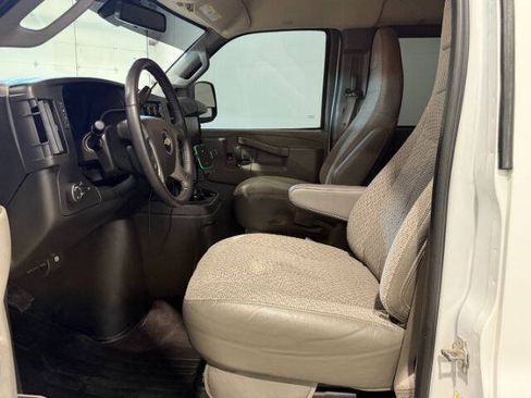 Used 2021 Chevrolet Express 3500 LT w/ LT Preferred Equipment Group RWD image 9