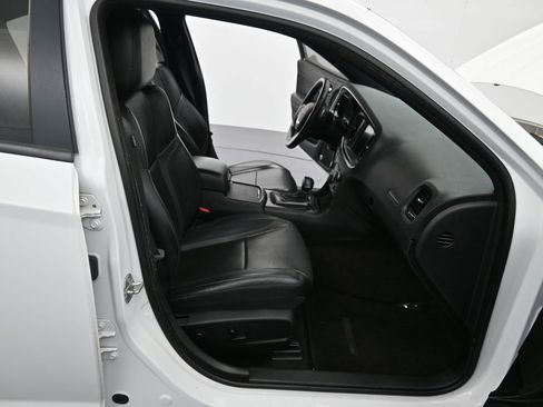 Used 2016 Dodge Charger SXT w/ Plus Group image 13