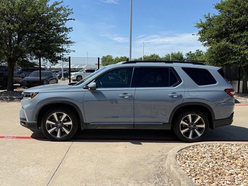 Used 2024 Honda Pilot Touring image 2