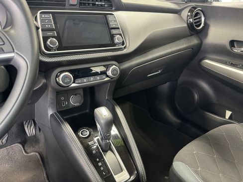 Used 2019 Nissan Kicks SV w/ Exterior Package FWD image 18
