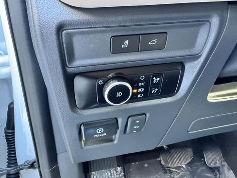 Used 2024 Ford Expedition Limited image 22