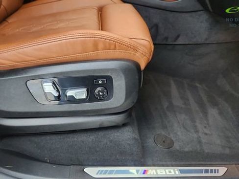 Used 2025 BMW X7 M60i AWD/4WD image 25