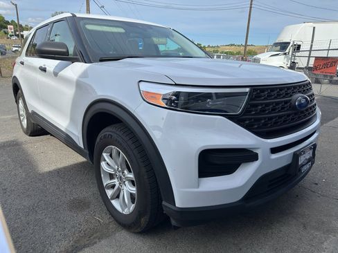 Used 2021 Ford Explorer 4WD image 1
