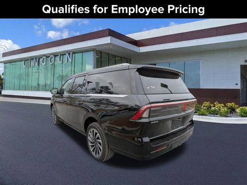 New 2026 Lincoln Navigator L Black Label AWD/4WD image 5