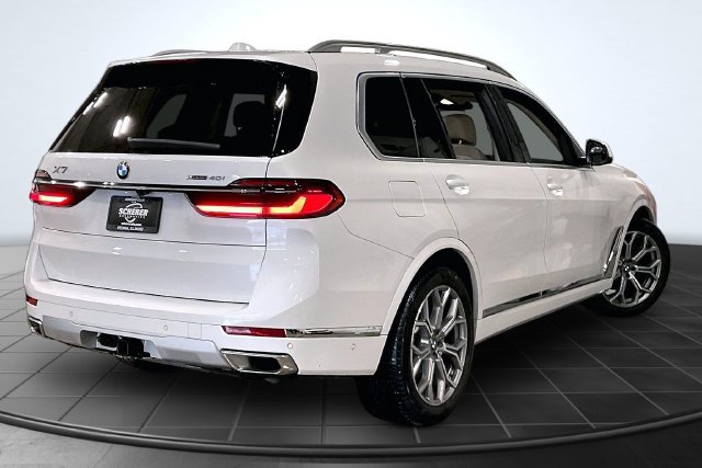 Used 2024 BMW X7 xDrive40i w/ Premium Package AWD/4WD image 2