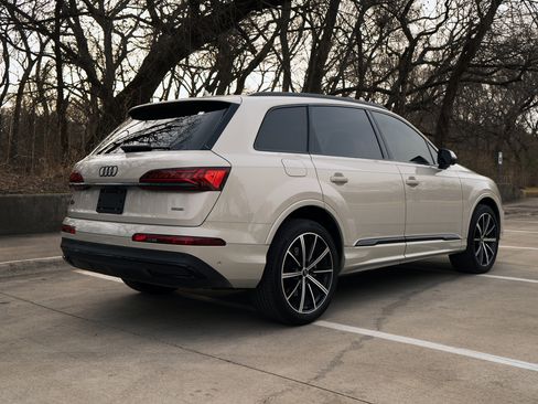 Used 2022 Audi Q7 Premium Plus image 9