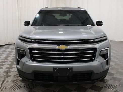 Used 2025 Chevrolet Traverse LT w/ Driver Confidence Package FWD image 37