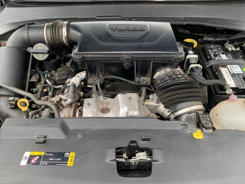 Used 2025 Jeep Compass Limited image 33