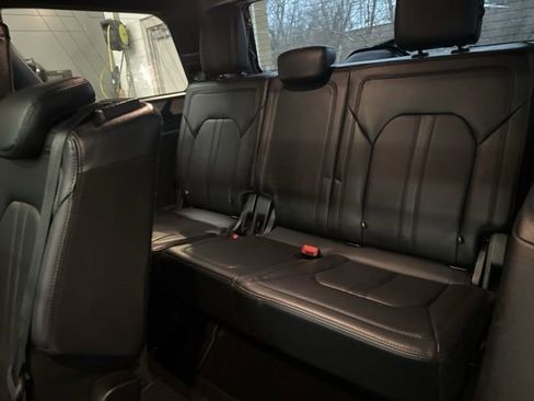 Used 2021 Ford Expedition Limited image 21