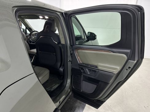 Used 2022 Rivian R1T Launch Edition image 19