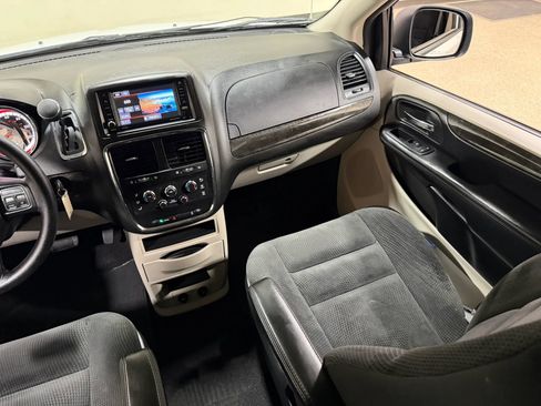 Used 2019 Dodge Grand Caravan SE FWD image 47