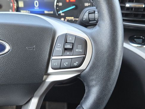 Used 2022 Ford Explorer XLT w/ Equipment Group 202A image 27