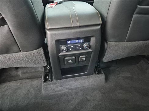 Used 2019 Chevrolet Traverse Premier w/ Redline Edition AWD/4WD image 19