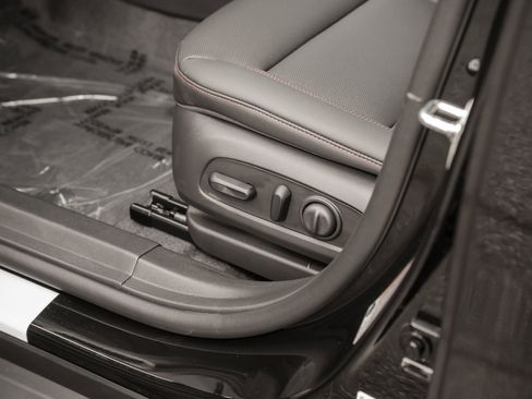 New 2026 Chevrolet Trax RS w/ Driver Confidence Package image 17