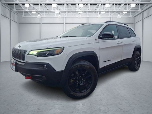 Used 2022 Jeep Cherokee Trailhawk w/ Trailer Tow Group AWD/4WD image 1