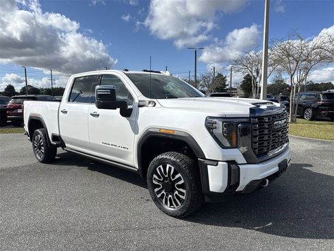 Used 2024 GMC Sierra 2500 Denali Ultimate image 1