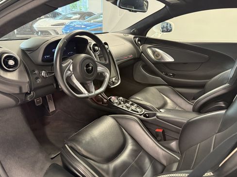 Used 2023 McLaren GT RWD image 12