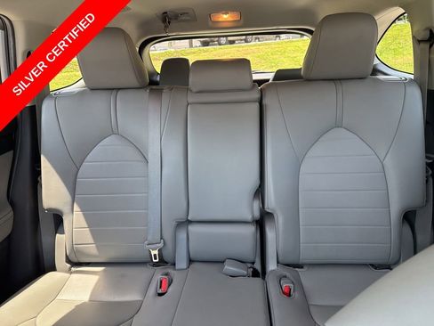 Certified 2020 Toyota Highlander XLE FWD image 17