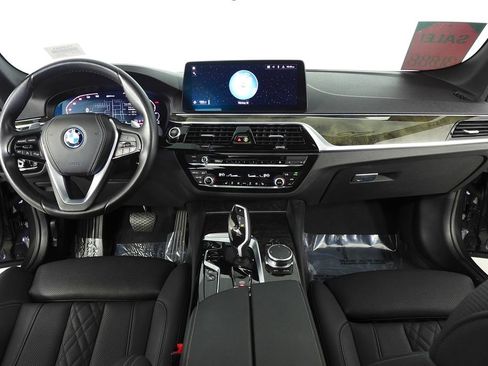 Certified 2023 BMW 530e w/ Convenience Package image 25