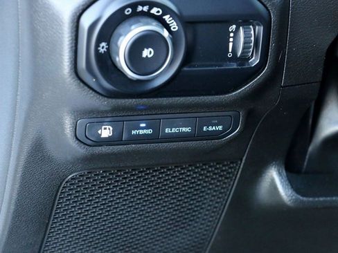 Used 2023 Jeep Wrangler Unlimited Sahara w/ Cold Weather Group image 21