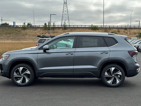 New 2025 Volkswagen Taos SE image 6