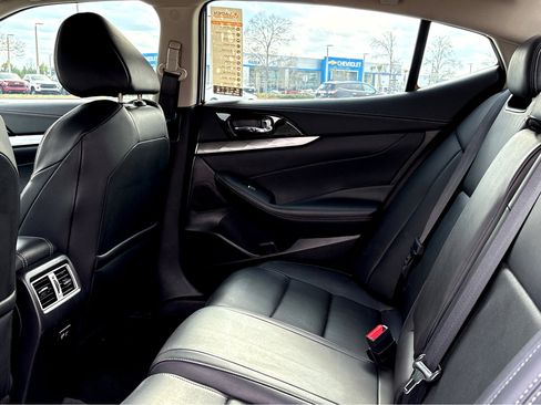 Used 2022 Nissan Maxima SV w/ Floor Mat Group image 19