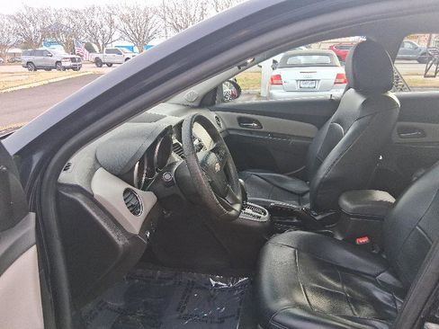 Used 2016 Chevrolet Cruze LT w/ Technology Package image 13