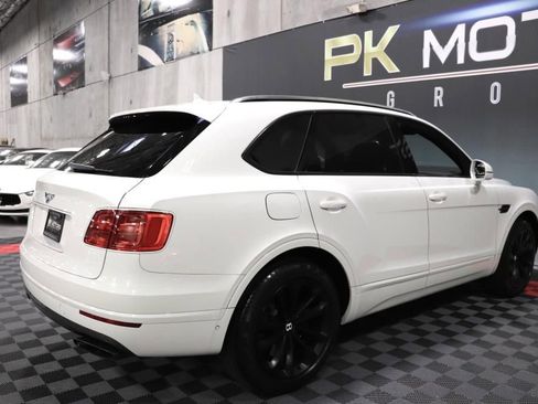 Used 2017 Bentley Bentayga image 9